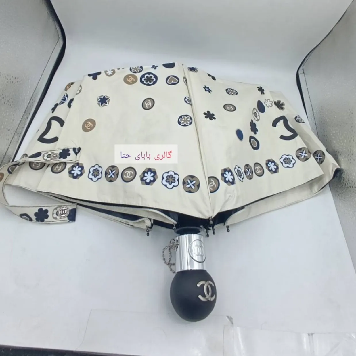 چتر اتوماتیک برند چنل CHANEL ضد باد با پارچه نانو و جعبه کادویی رنگ کرم نخودی
