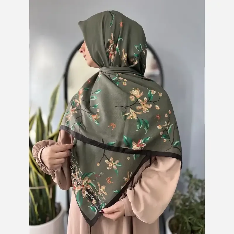 روسری طرحدار سوپرنخ قواره 140