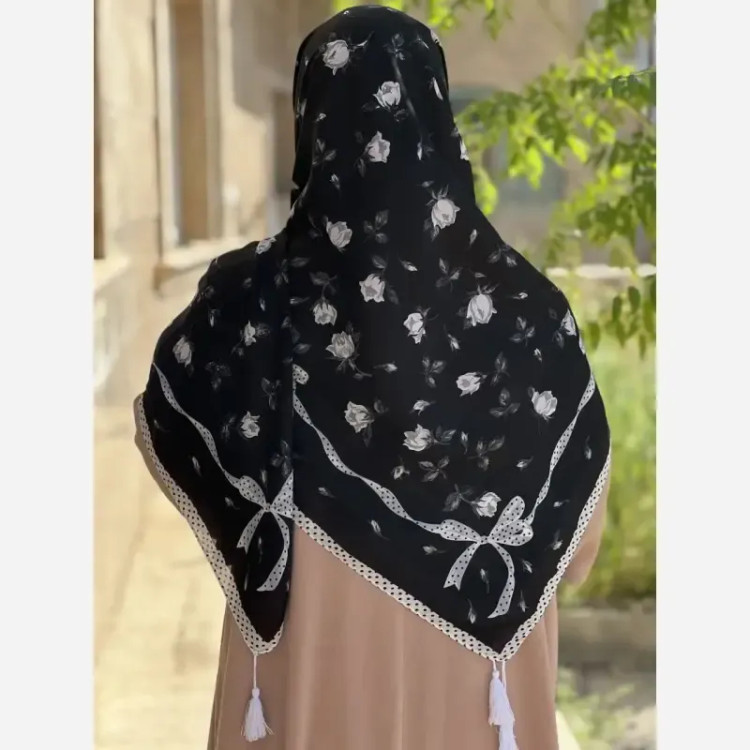 روسری کرپنخ مشکی طرحدار قواره 140 با منگوله
